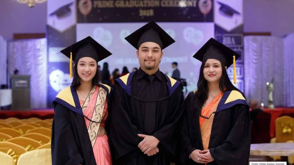 Alumni - Comilina: Graduation